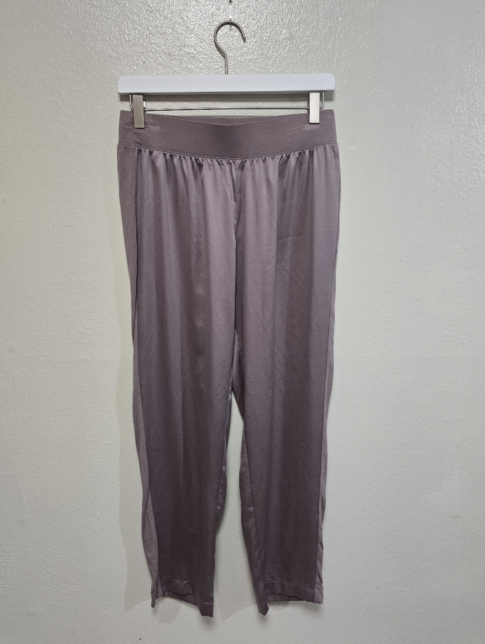 Victoria's Secret Satin Pull-On Pants NWT Size Medium